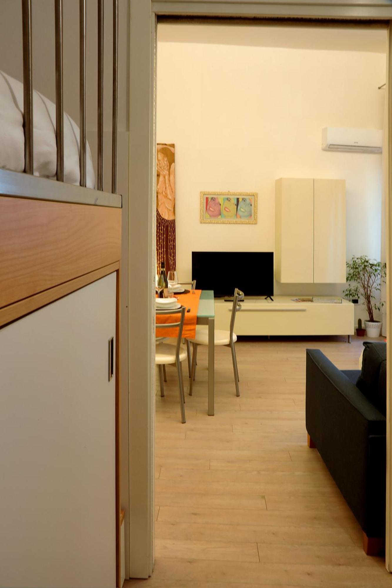 Dimora San Fermo 11 Apartment